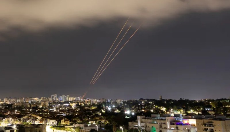 فصائل المقاومة الفلسطينية تشيد بالرد الإيراني