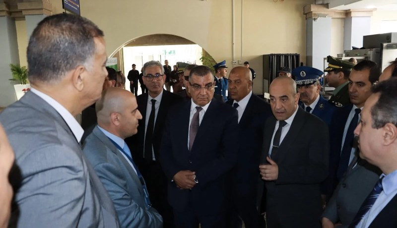 وزير النقل يقرر توقيف مدير مطار عنابة