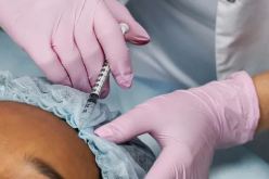 كارثة.. عملية تجميل تنتهي بإصابة 3 سيدات بالإيدز