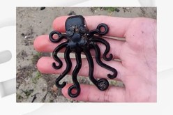 مراهق بريطاني يعثر على قطعة نادرة سقطت من قارب عام 1997