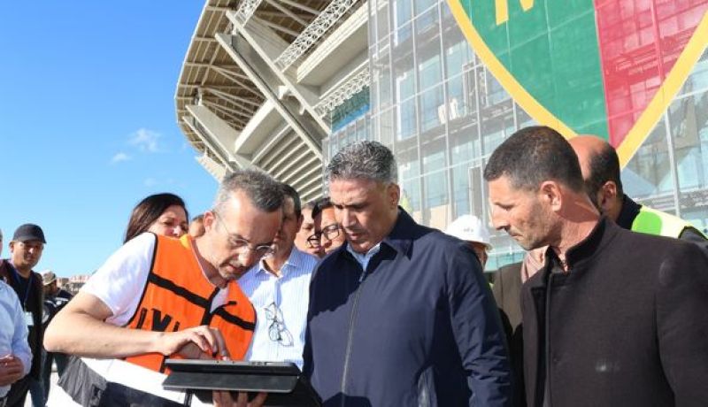 بعد زيارته الليلية.. الوزير بلعريبي يتفقد مشروع إنجاز ملعب الدويرة