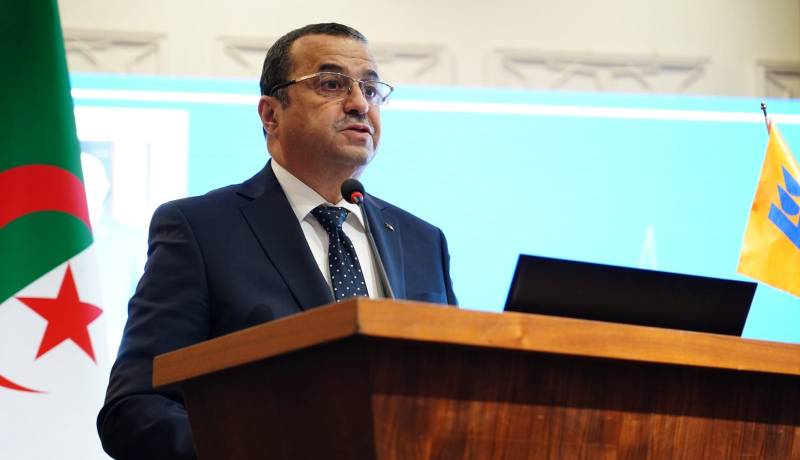 عرقاب: إنشاء 4 آلاف كلم من خطوط نقل الكهرباء الجديدة