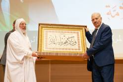 اليوم الوطني للذاكرة.. عميد جامع الجزائر يُكرم قوجيل