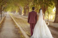 عروس في حيرة: أحدهم يسكن الفؤاد وآخر بيده فتح كل الأبواب فمن أختار؟