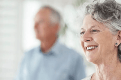 دراسة: النساء يعشن أطول من الرجال!