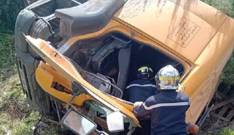 وفاة شخصين وإصابة 3 آخرين في حادث بالبويرة