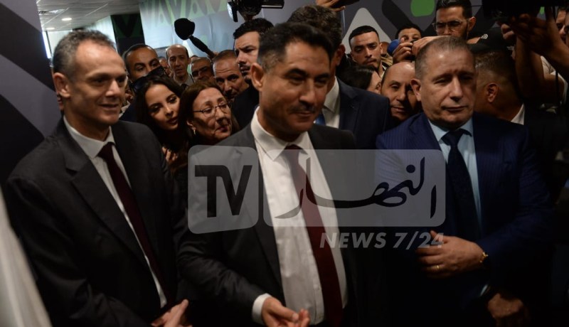 بالصور.. الوزير حماد يشارك في تدشين مقر المنظمة الوطنية للصحافيين الجزائريين