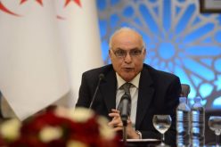 وزير الخارجية يجري محادثات ثنائية مع نظيره السيراليوني