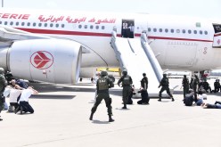 الدرك يُجري تمرينا على طائرة حول إختطاف الرهائن