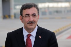 نائب الرئيس التركي يحل بالجزائر