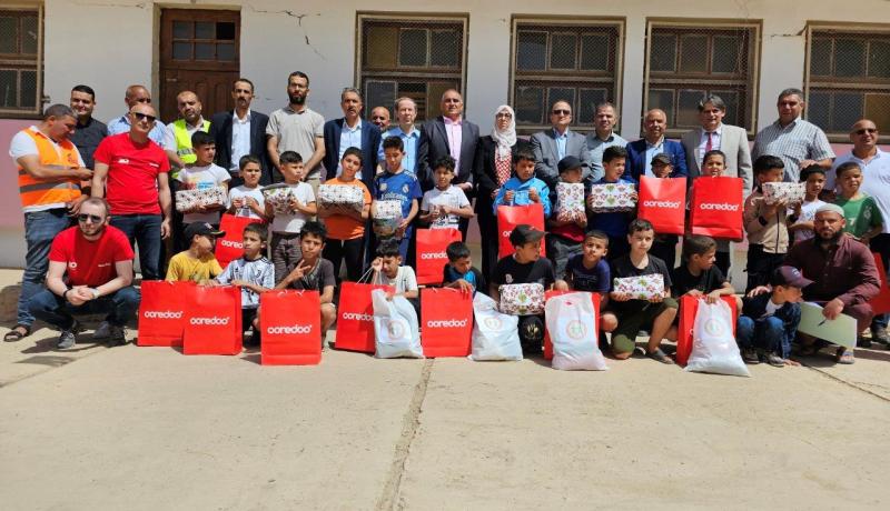 Ooredoo والهيئة الوطنية لترقية الصحة تقدمان هدايا لأطفال عين بوسيف