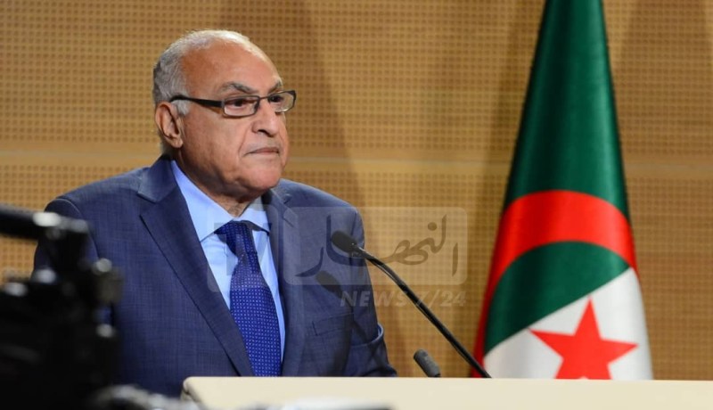وزير الخارجية يعقد جلسة عمل مع نظيره البولندي