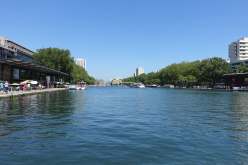 شاب جزائري ينقذ امرأة من الغرق في باريس