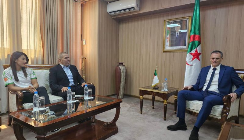 حماد يستقبل بطلة الجيدو أمينة بلقاضي