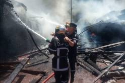 إخماد حريق شبَّ في مستودع للتخزين بمعسكر