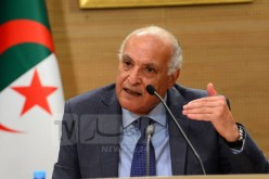 وزير الخارجية يُهاتف نظيره المصري