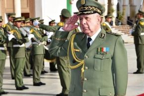 الفريق أوّل شنقريحة يهنئ مستخدمي الجيش الوطني بالذكرى الـ64 لعيد النصر