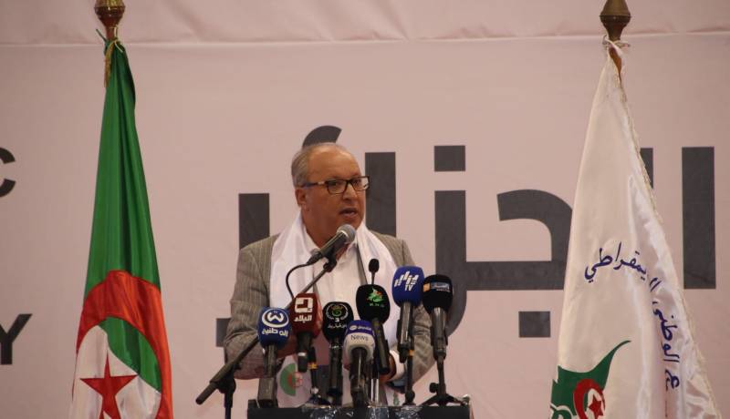 عقد ندوة وطنية لأحزاب “إئتلاف الأغلبية”