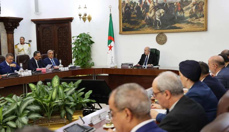 أوامر رئاسية باستحداث شركة جزائرية للأشغال البحرية الكبرى متخصصة في تهيئة الموانئ