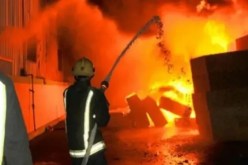 العاصمة.. إخماد حريق مخزن للمواد الصيدلانية بدرقانة