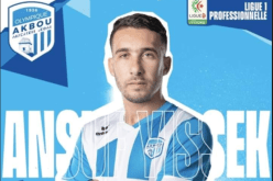 أوقاسي يوقع رسميا في أولمبيك أقبو