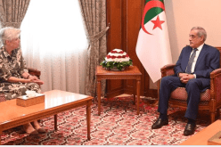 الوزير الأول يستقبل سفيرة هولندا إثر إنتهاء مهامها