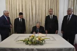 إثر وفاة الأمين العام للحزب الشيوعي الفيتنامي.. قوجيل يوقع على سجل التعازي