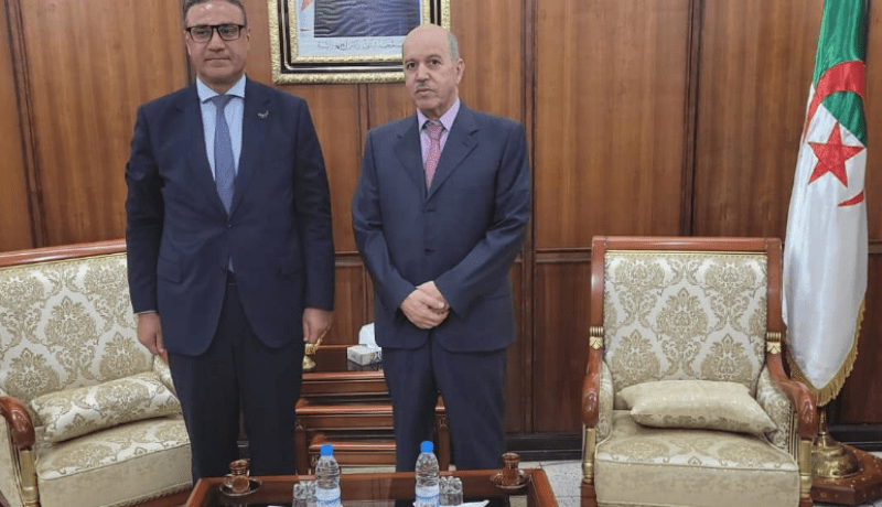 وزير الصحة يستقبل السفير المصري