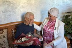 وزيرة الثقافة تزور الفنان حمزة فيغولي وهذا ما وعدت به