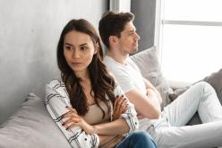 حين يصبح الزواج عبئا على المرأة.. أريد أن أنعم بإستقراري بعيدا عن زوجي الإتكالي