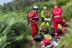 كانت تتغذى على مياه الأمطار.. العثور على عجوز حية بعد فقدانها 4 أيام بالغابة