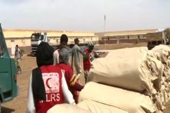 تقديم مساعدات غذائية لمخيمات اللاجئين الصحراويين إثر الفيضانات بالداخلة