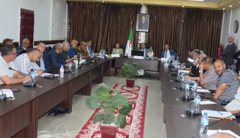 وزارة الداخلية تعلن عن إقرار إجراءات عاجلة للتكفل بمخلفات الأمطار في بشار