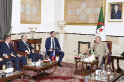 الفريق أول شنڨريحة يستقبل المدير العام للشركة الروسية “Rosoboronexport”