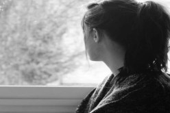 بين الدراسة وفرصة عمل مغرية.. مترددة في اتخاذ القرار