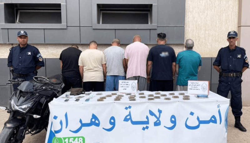 وهران.. الإيقاع بشبكة تتاجر بالمخدرات وحجز حوالي 3 كلغ قنب هندي