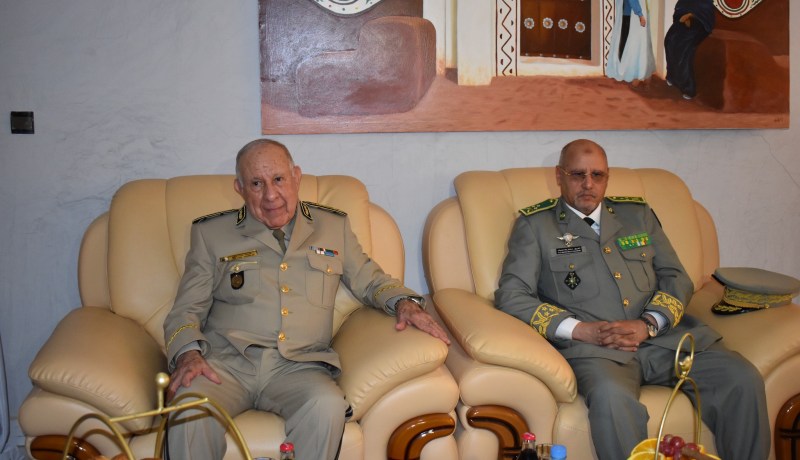 الفريق أول شنڨريحة يواصل زيارته إلى موريتانيا