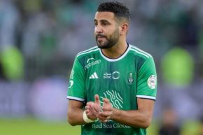 النادي الأهلي يهنئ نجمه رياض محرز