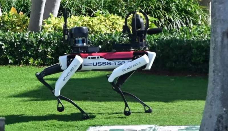 لأول مرة.. جهاز الخدمة السرية الأمريكية يُدخل “كلب روبوت” في مهام حراسة الرؤساء