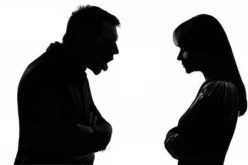 زوجي المتقاعد يطالبني بالمكوث في البيت إذعانا لهواجسه ووساوسه