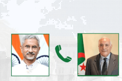 وزير الخارجية يتلقى مكالمة من نظيره الهندي