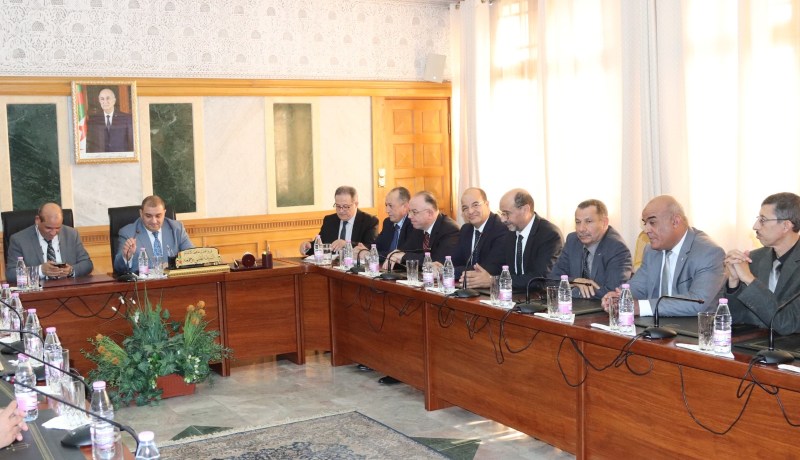 وزير العدل يستقبل رئيس الإتحاد الوطني لمنظمات المحامين ورؤساء المنظمات الجهوية