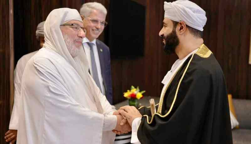عميد جامع الجزائر يحلّ بـ عُمان في زيارة رسمية