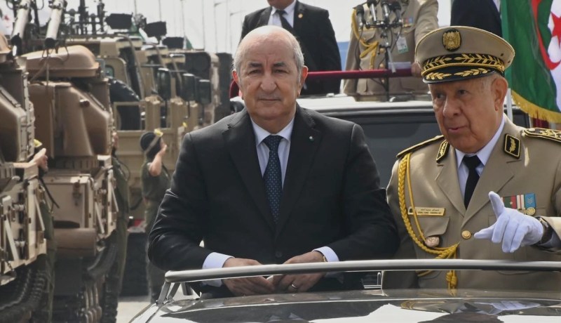 الرئيس تبون يشرف على انطلاق الإستعراض العسكري