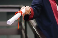 مدرسة تصدر شهادات نجاح مزورة !