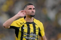 عوار: “مواجهة فرق قوية يساعدنا على اسعاد الجماهير الجزائرية في المونديال”