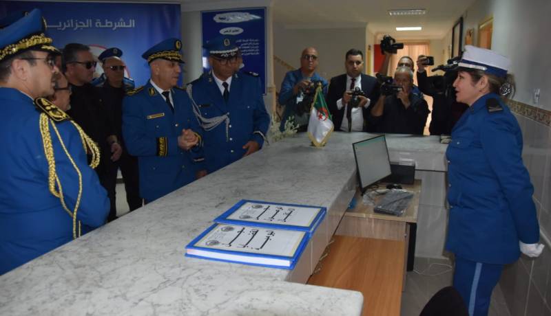 المدير العام للأمن الوطني يؤكد على أهمية التواصل مع المواطنين وتحسين الخدمة