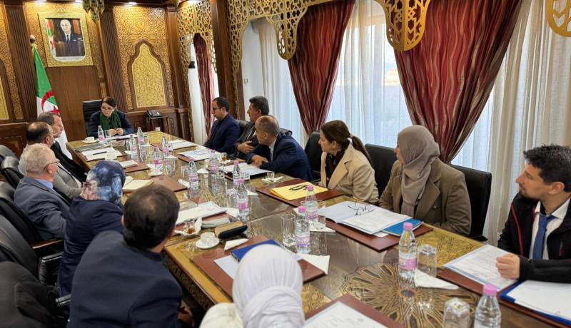 مداحي تشرف على تنصيب اللجنة التقنية لتسليم علامات النوعية والأصالة لمنتوجات الصناعة التقليدية