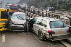 معسكر.. قتيل وجريح في حادث إصطدام تسلسلي لـ 3 سيارات