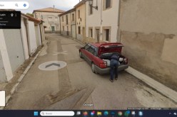 “غوغل مابس” يكشف عن طريق الخطأ صورة شخص يضع جثة في صندوق السيارة